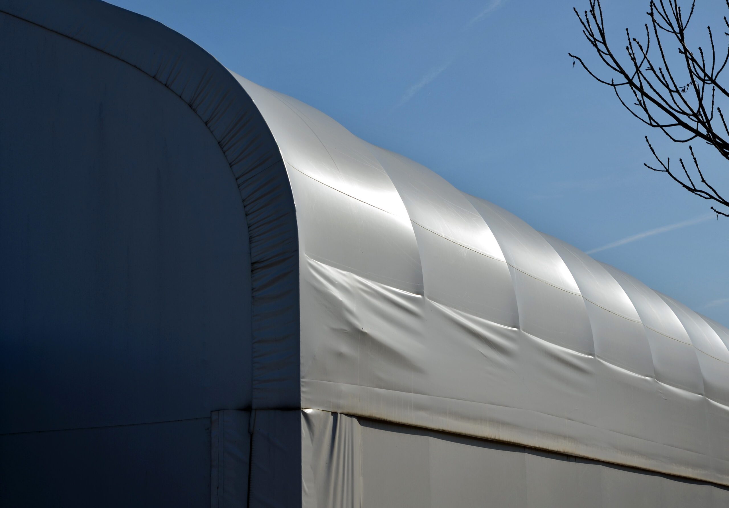 PVC, PE ,PP, ตาข่ายสำหรับการเกษตร และ ก่อสร้าง , ผ้าใบสำเร็จรูป ผ้าใบสั่งผลิตตามขนาด ด้วยประสบการณ์กว่า 25 ปีในวงการผ้าใบ เราได้กลายเป็นผู้จัดจำหน่ายที่ไว้ใจได้ ของลูกค้าทั่วประเทศไทย